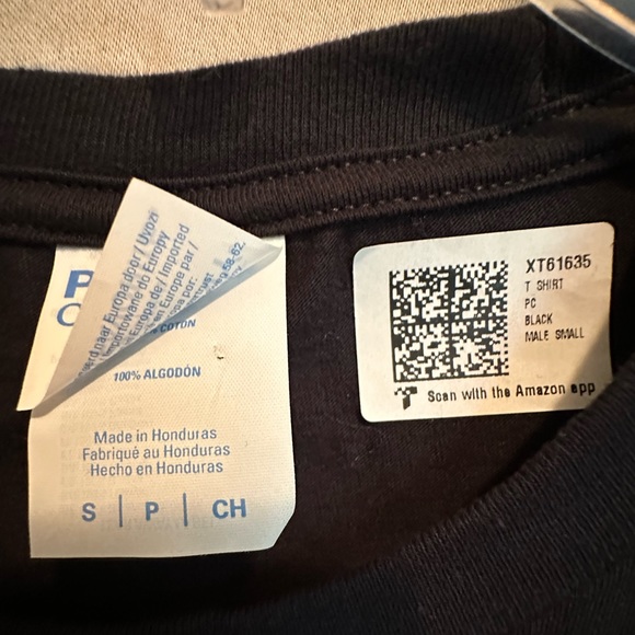 Fun and whimsical tee. ☘️ We ship daily. Size small - Picture 3 of 6